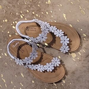 Nwot cute and comfy sandals